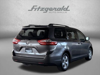 2017 Toyota SIENNA LE 3.5L LE 8 Passenger