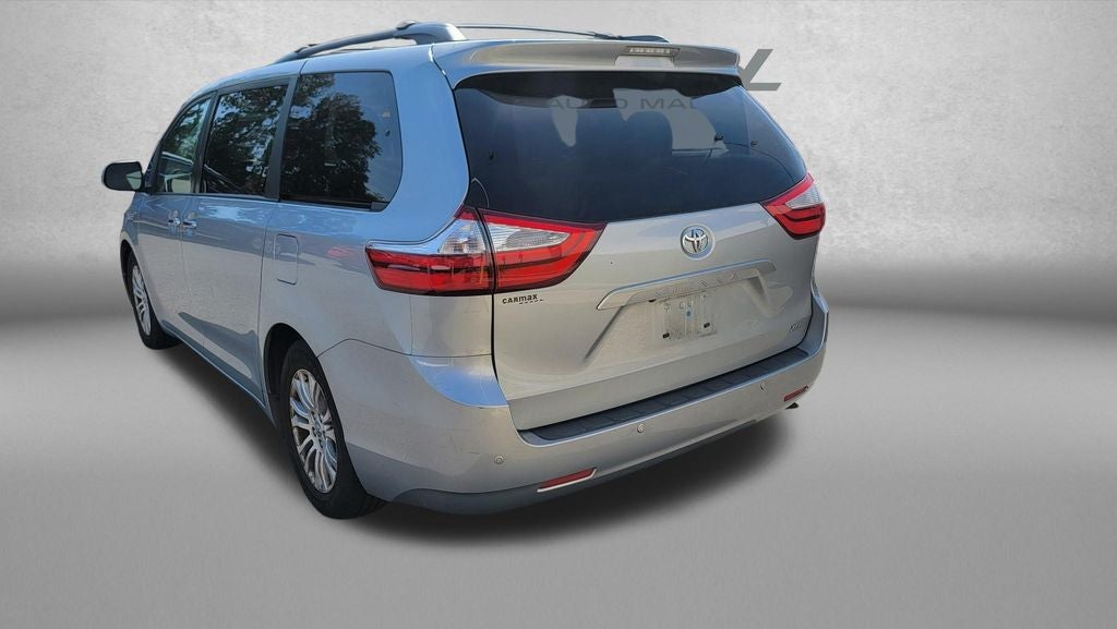 2015 Toyota SIENNA XLE 3.5L XLE 8 Passenger