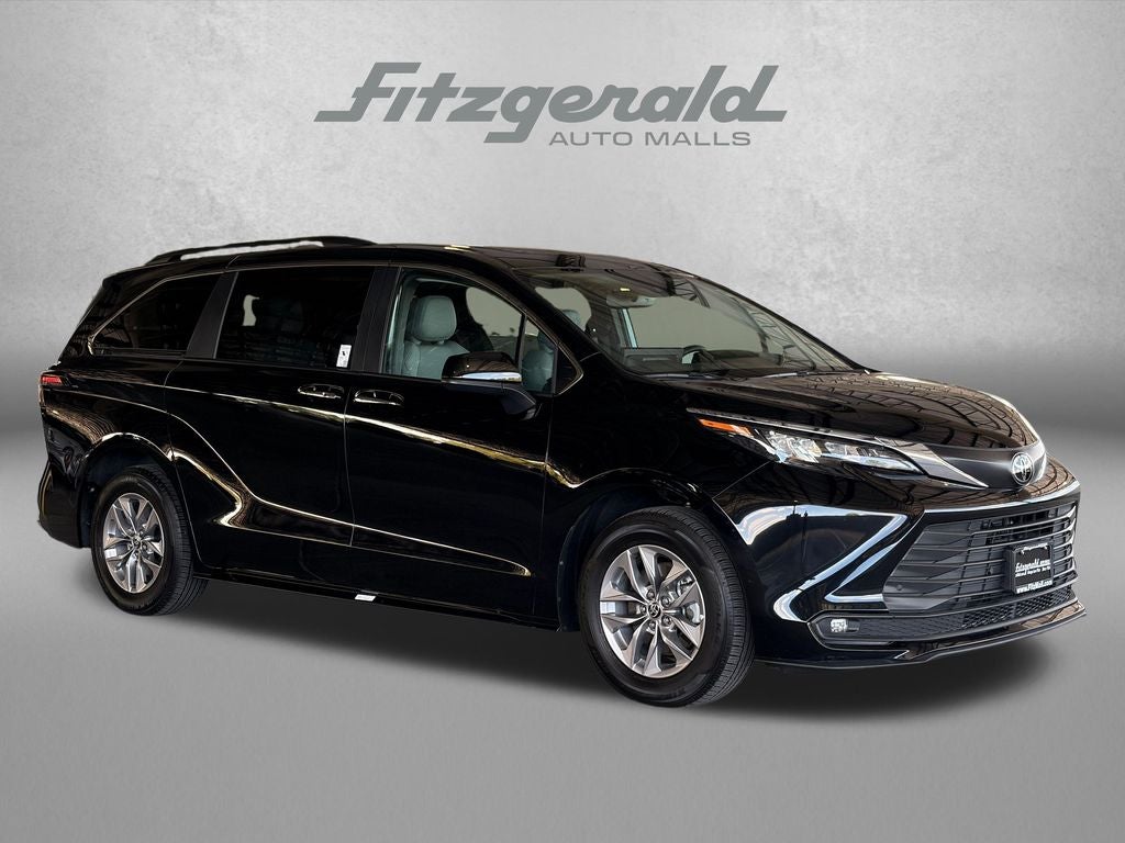 2026 Toyota Sienna XLE 8 Passenger