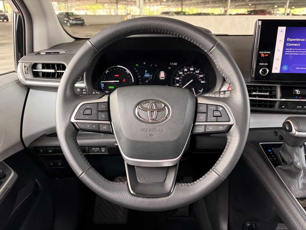 2025 Toyota SIENNA XLE XLE 8 Passenger