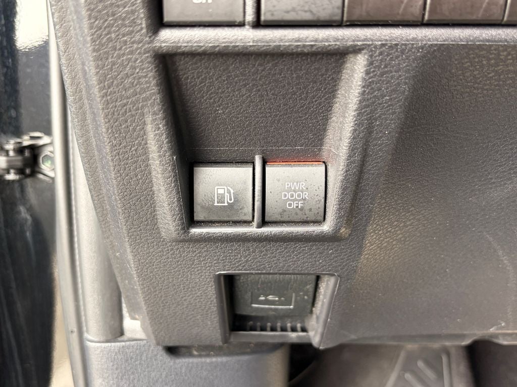 2025 Toyota SIENNA XLE XLE 8 Passenger