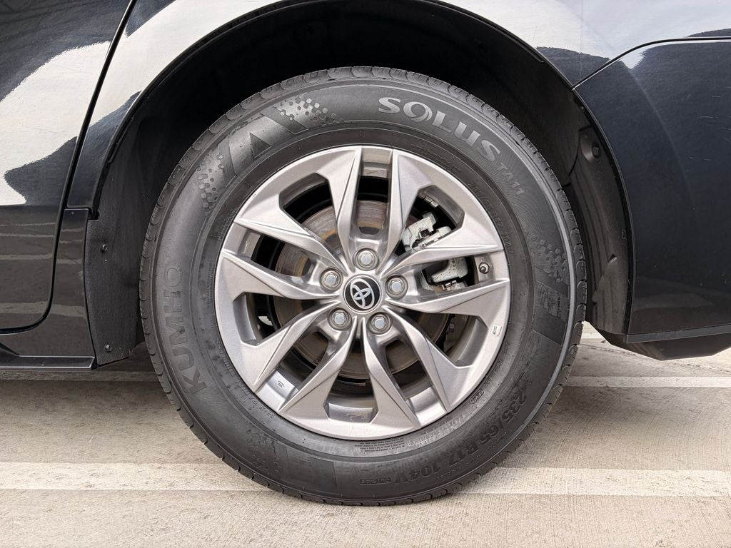 2025 Toyota SIENNA XLE XLE 8 Passenger