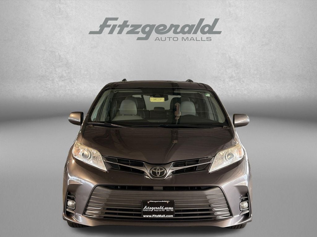 2019 Toyota SIENNA XLE 3.5L XLE 8 Passenger