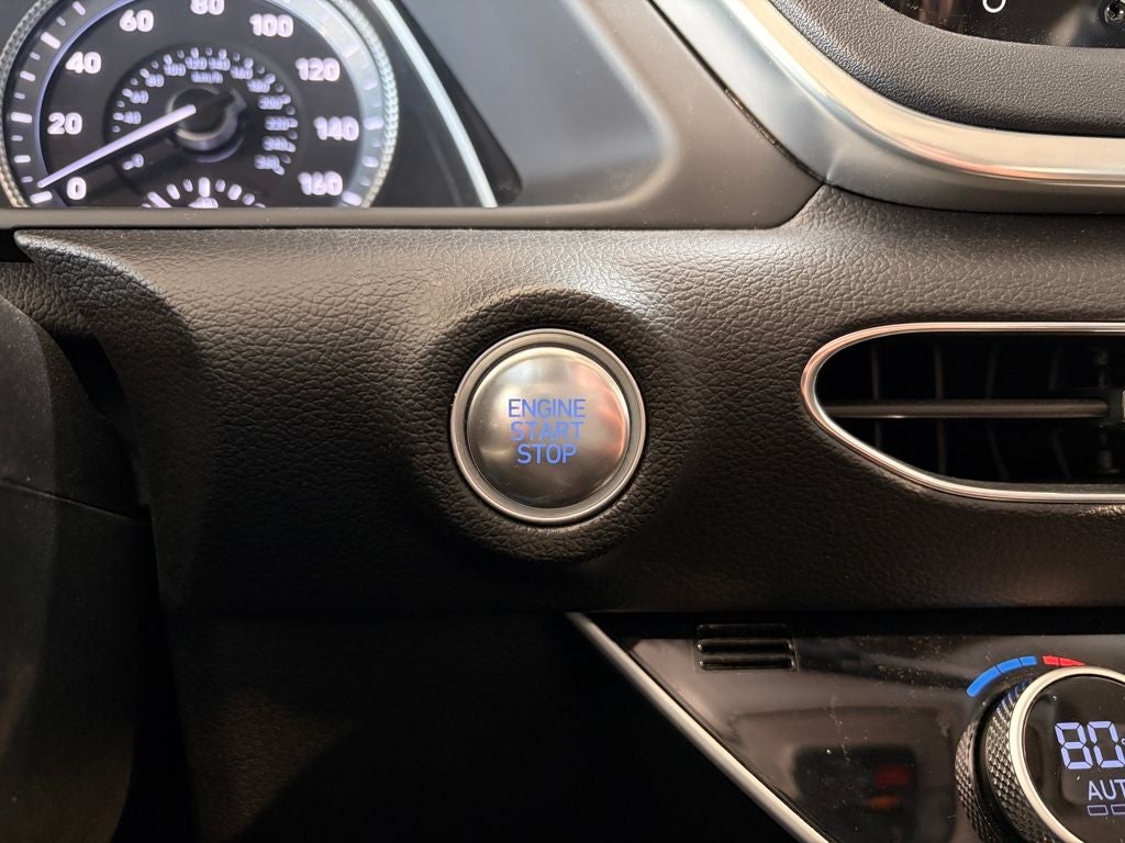 2022 Hyundai SONATA SEL