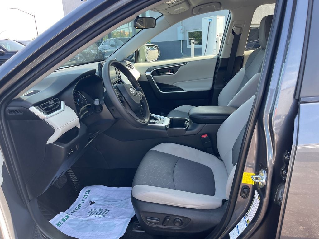2022 Toyota RAV4 Hybrid XLE