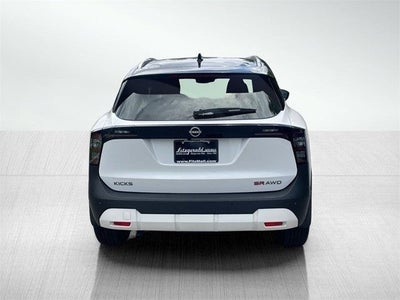 2025 Nissan Kicks SR