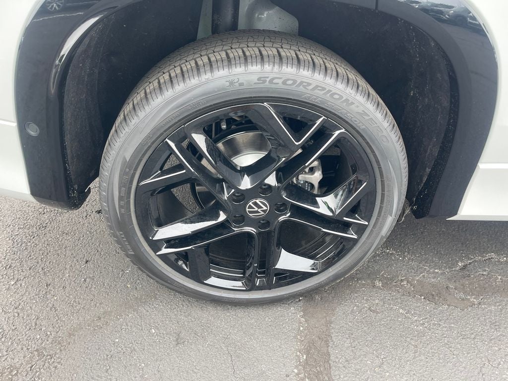 2025 Volkswagen Tiguan 2.0T SE R-Line Black