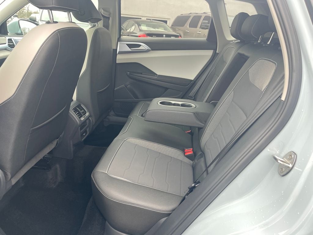 2025 Volkswagen Taos 1.5T SE