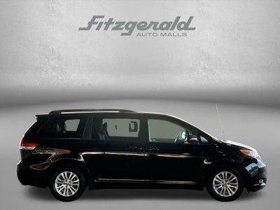 2013 Toyota Sienna XLE 8 Passenger