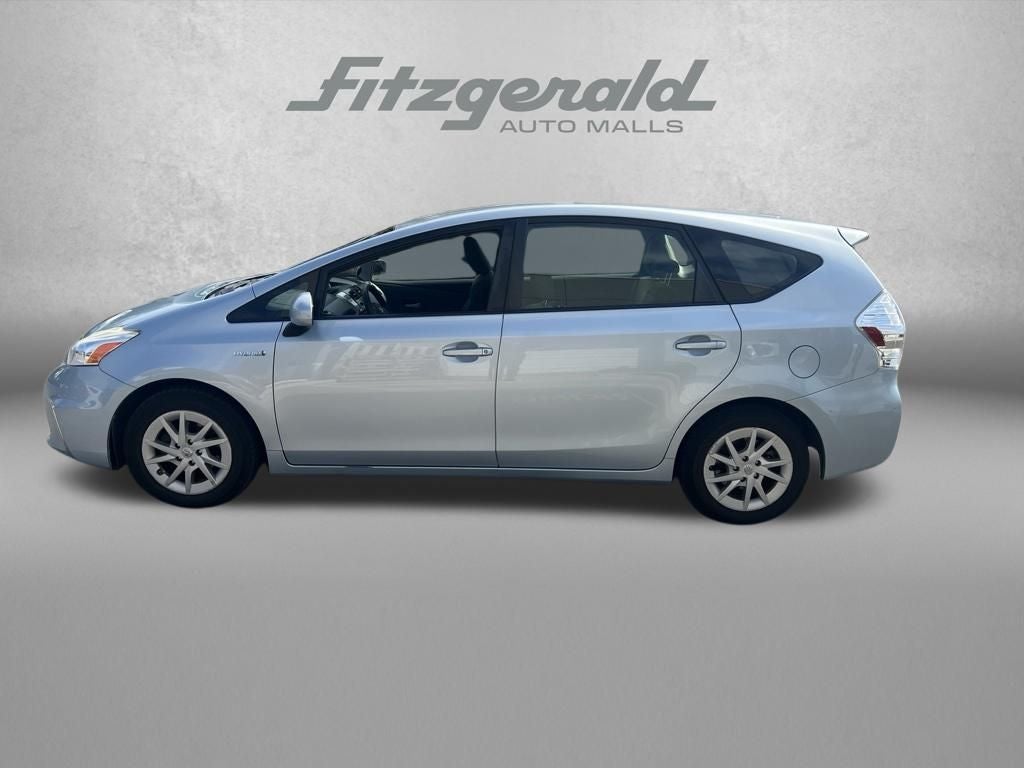 2013 Toyota Prius v Three