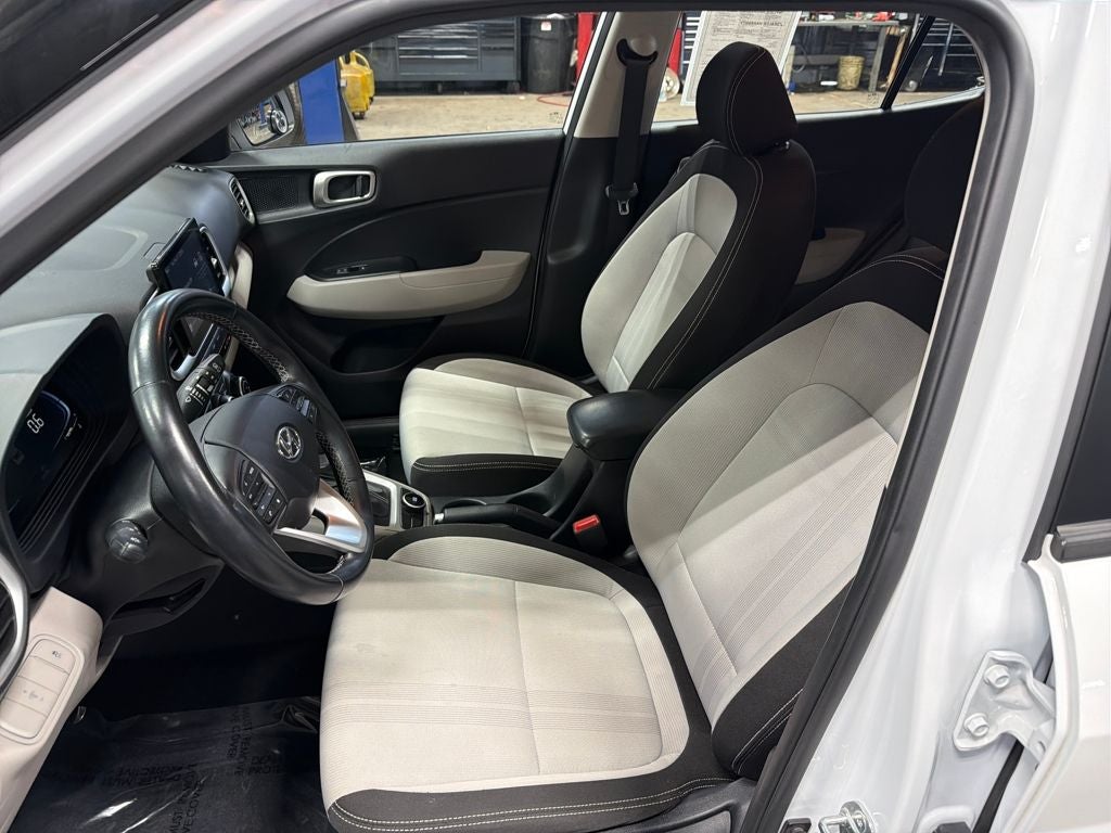 2024 Hyundai VENUE SEL