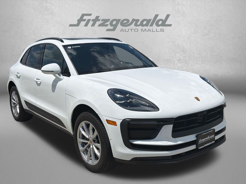 2025 Porsche Macan Base
