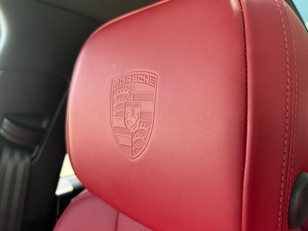 2025 Porsche Macan Base