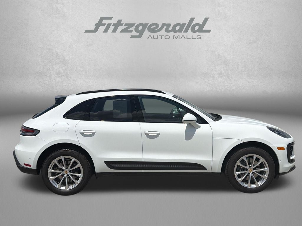 2025 Porsche Macan Base