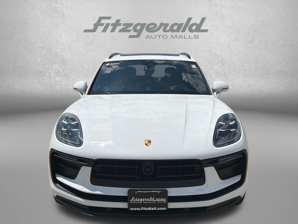 2025 Porsche Macan Base