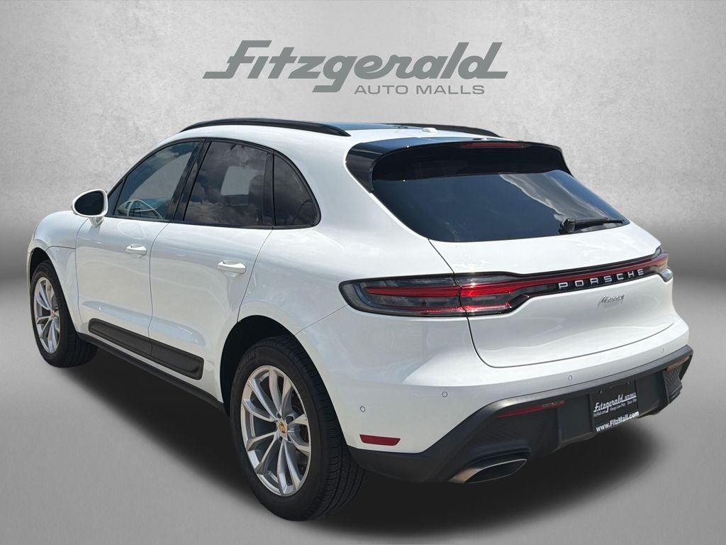 2025 Porsche Macan Base