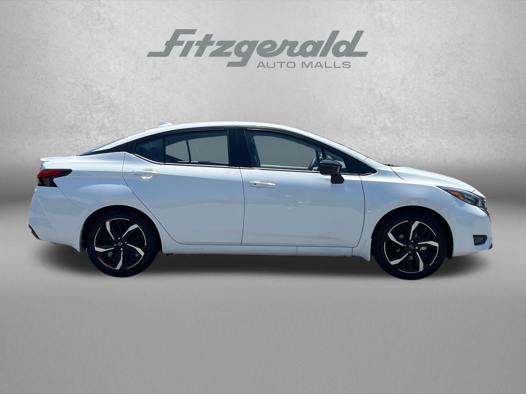 2025 Nissan Versa 1.6 SR