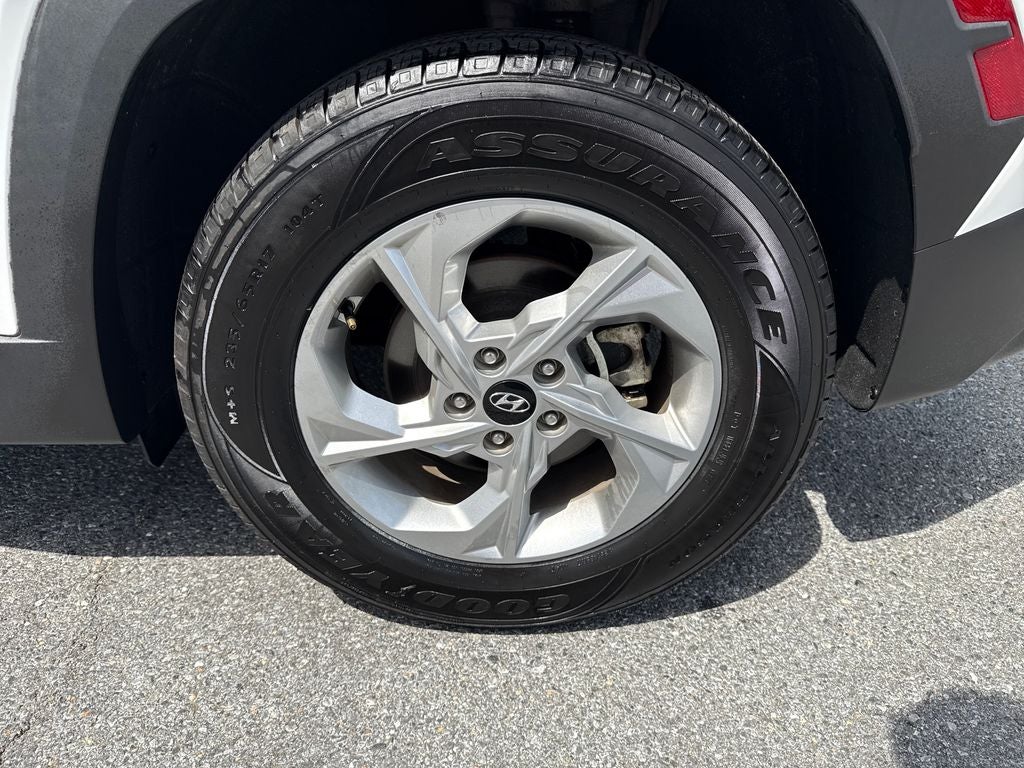 2023 Hyundai TUCSON SE