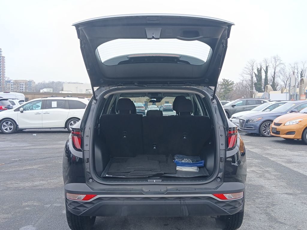 2023 Hyundai TUCSON SE