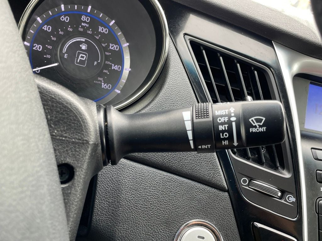 2011 Hyundai SONATA Limited