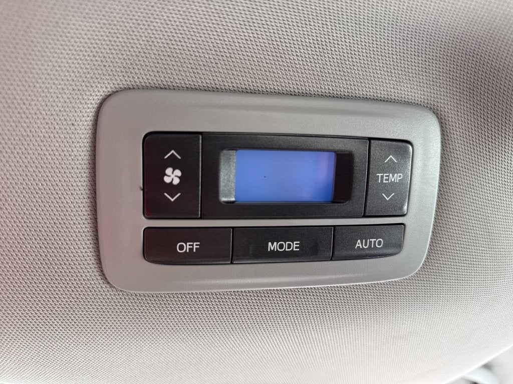 2015 Toyota Sienna LE 7 Passenger