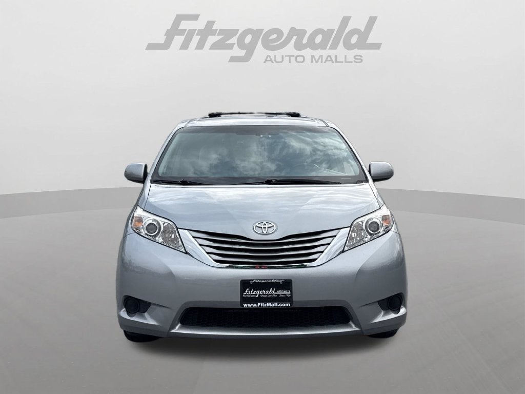 2015 Toyota Sienna LE 7 Passenger