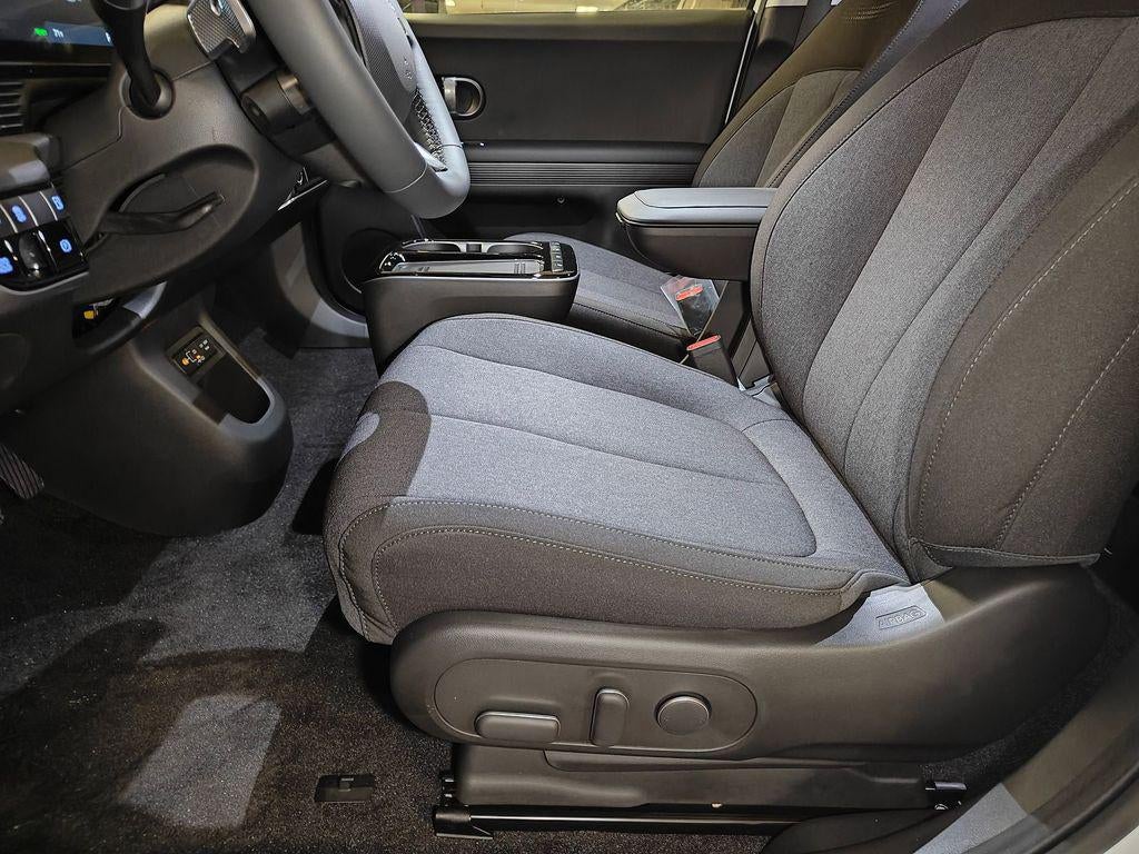 2025 Hyundai IONIQ 5 SE