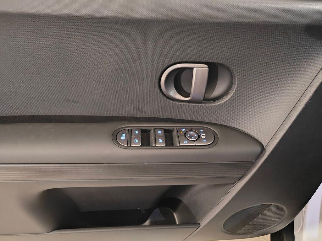 2025 Hyundai IONIQ 5 SE