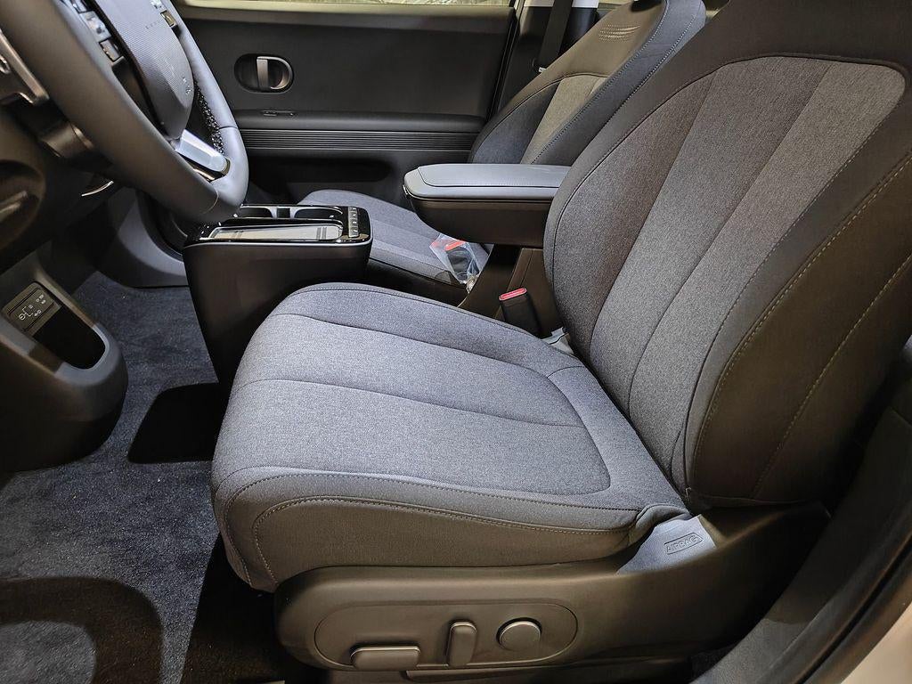 2025 Hyundai IONIQ 5 SE