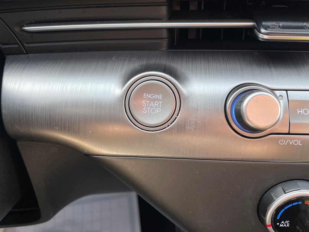 2024 Hyundai KONA SE