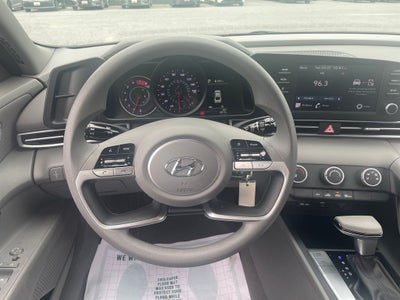 2023 Hyundai ELANTRA SE