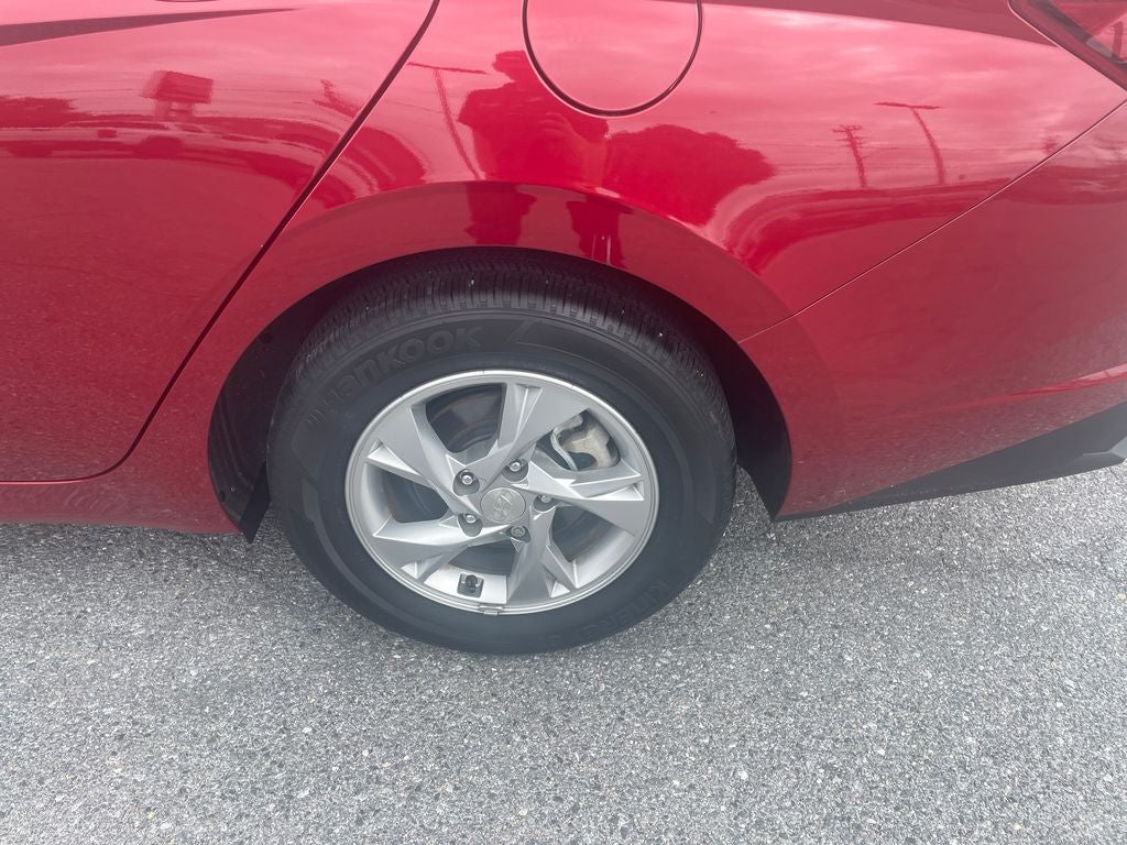 2023 Hyundai ELANTRA SE