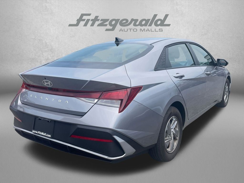 2025 Hyundai ELANTRA SE
