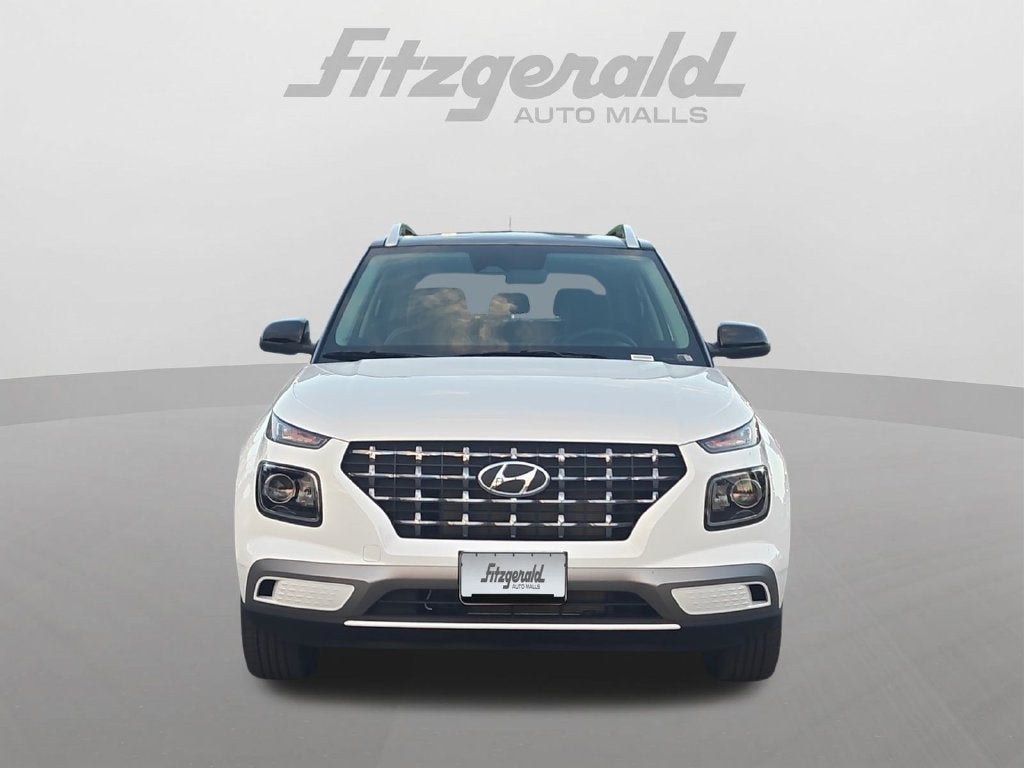 2026 Hyundai VENUE SEL W/Two-Tone Roof
