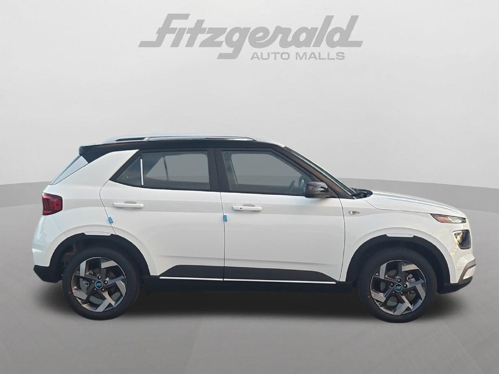 2026 Hyundai VENUE SEL W/Two-Tone Roof
