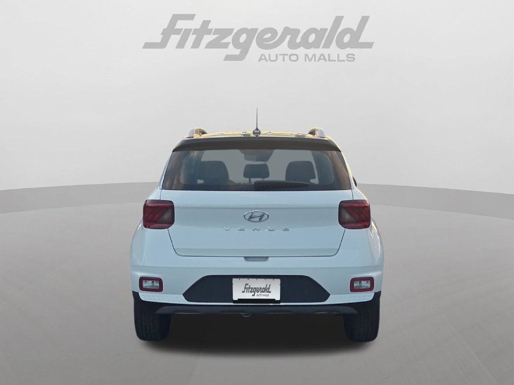 2026 Hyundai VENUE SEL W/Two-Tone Roof