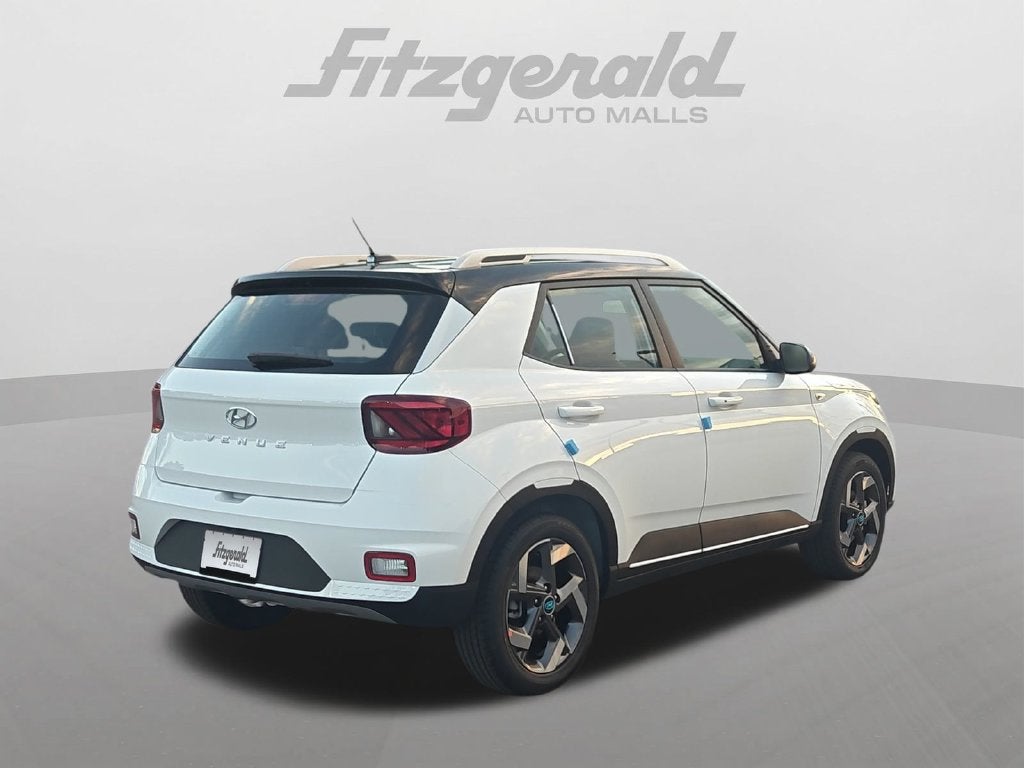 2026 Hyundai VENUE SEL W/Two-Tone Roof