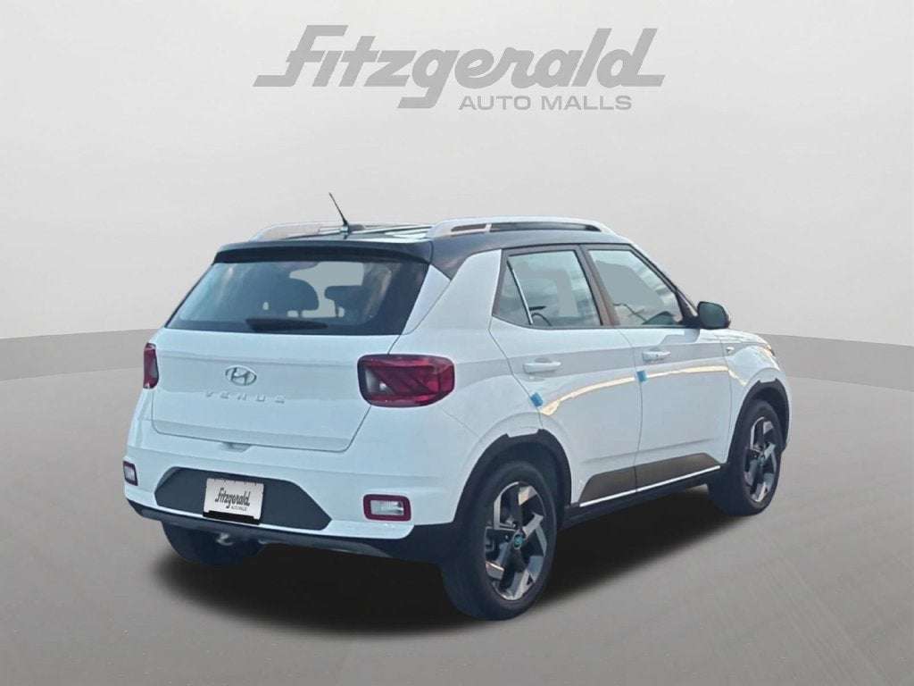 2026 Hyundai VENUE SEL W/Two-Tone Roof