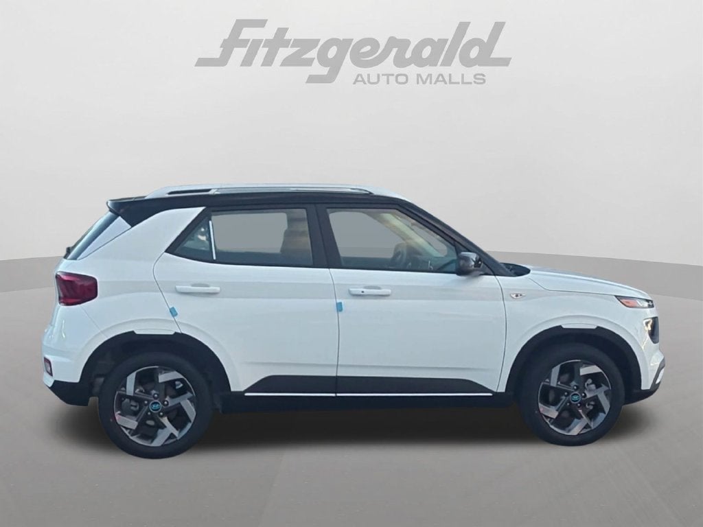 2026 Hyundai VENUE SEL W/Two-Tone Roof