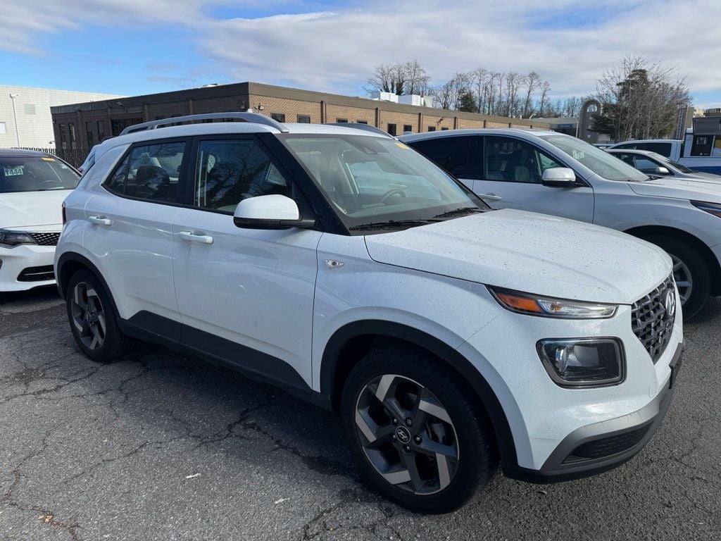 2022 Hyundai VENUE SEL