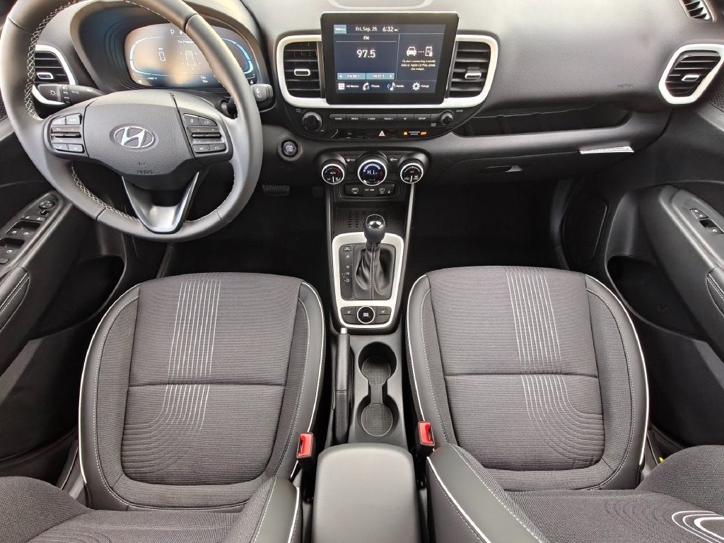 2026 Hyundai VENUE SEL W/Two-Tone Roof
