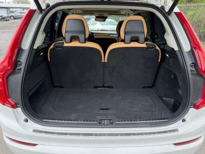 2016 Volvo XC90 T6 Momentum