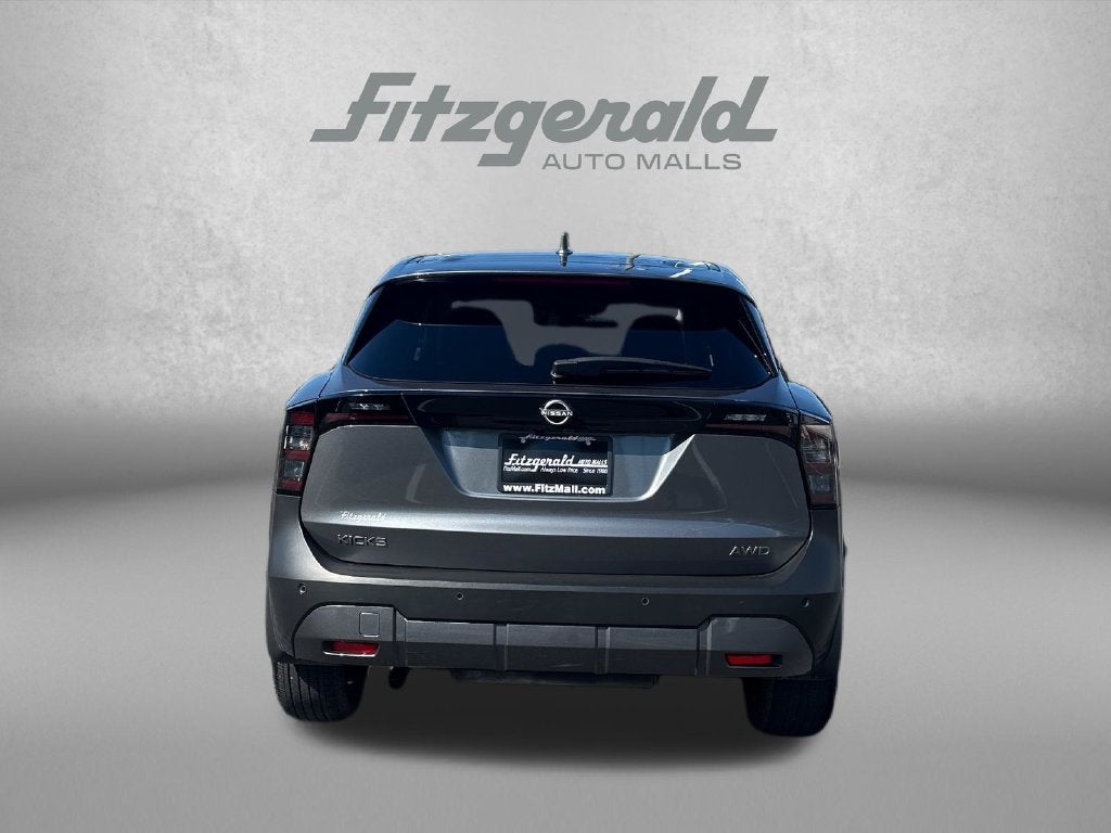 2025 Nissan Kicks MPV SV