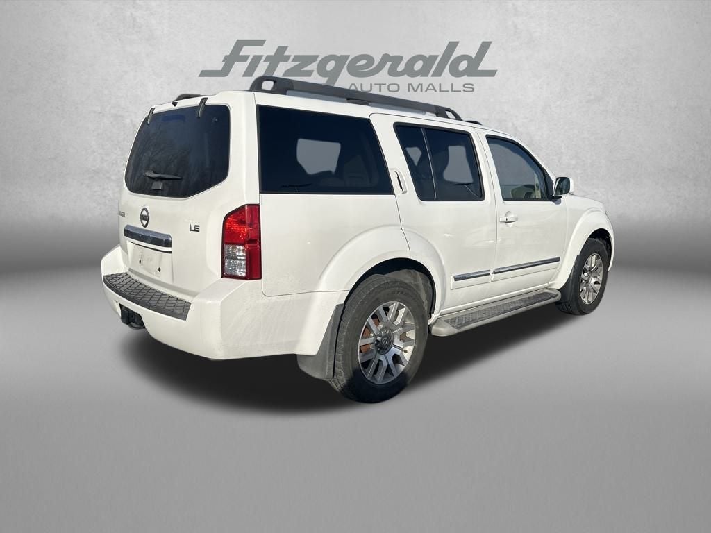 2012 Nissan Pathfinder LE