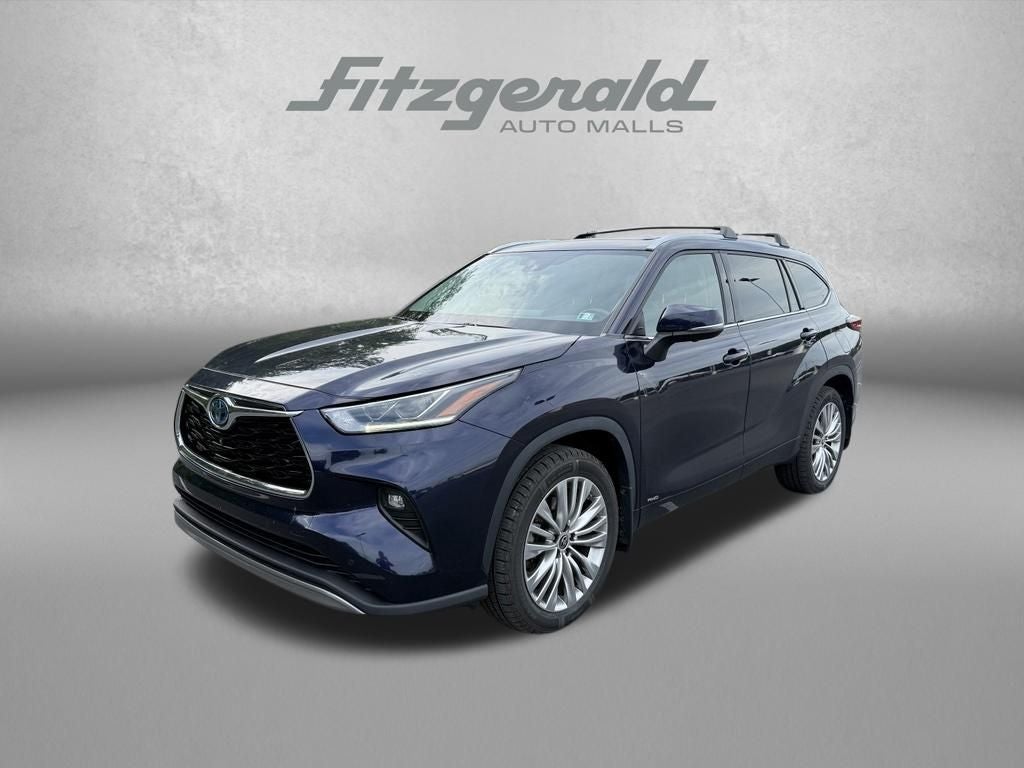 2023 Toyota Highlander Hybrid Platinum