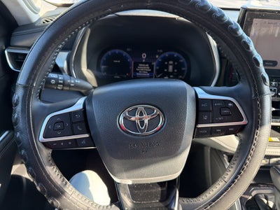 2024 Toyota Highlander Platinum