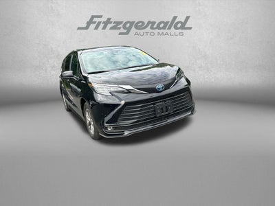 2025 Toyota Sienna XLE 8 Passenger