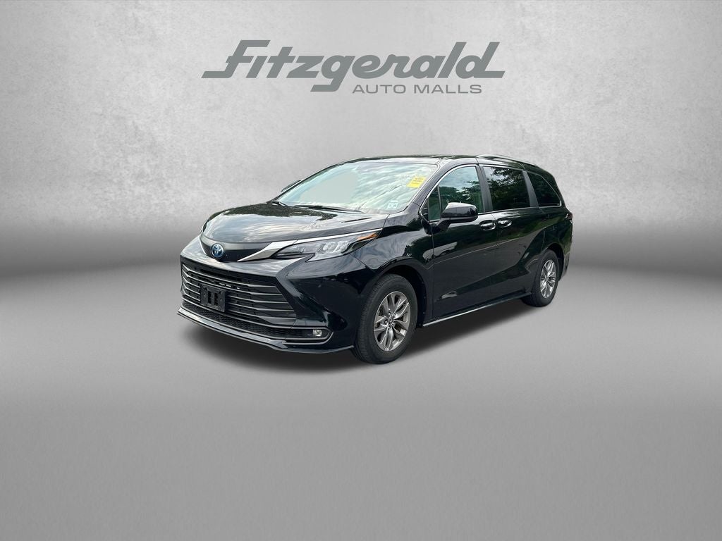 2025 Toyota Sienna XLE 8 Passenger