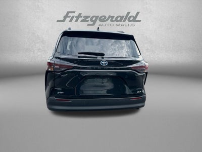 2025 Toyota Sienna XLE 8 Passenger