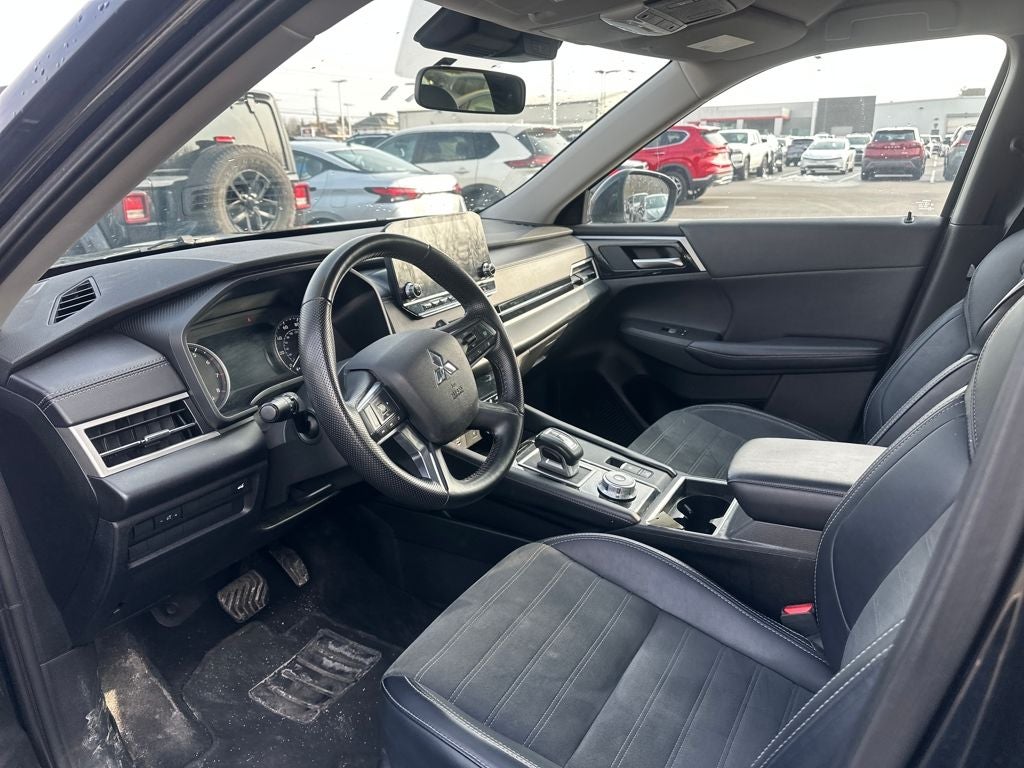 2024 Mitsubishi Outlander SE